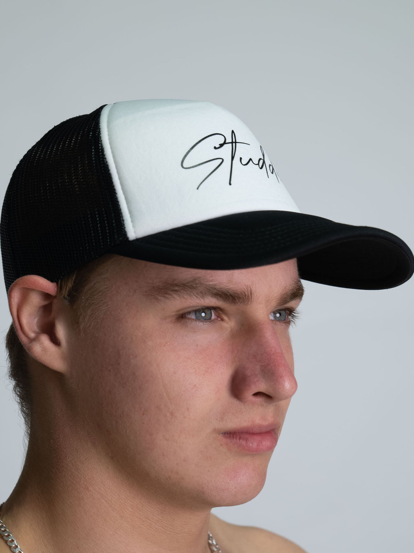 Classic Trucker Signature